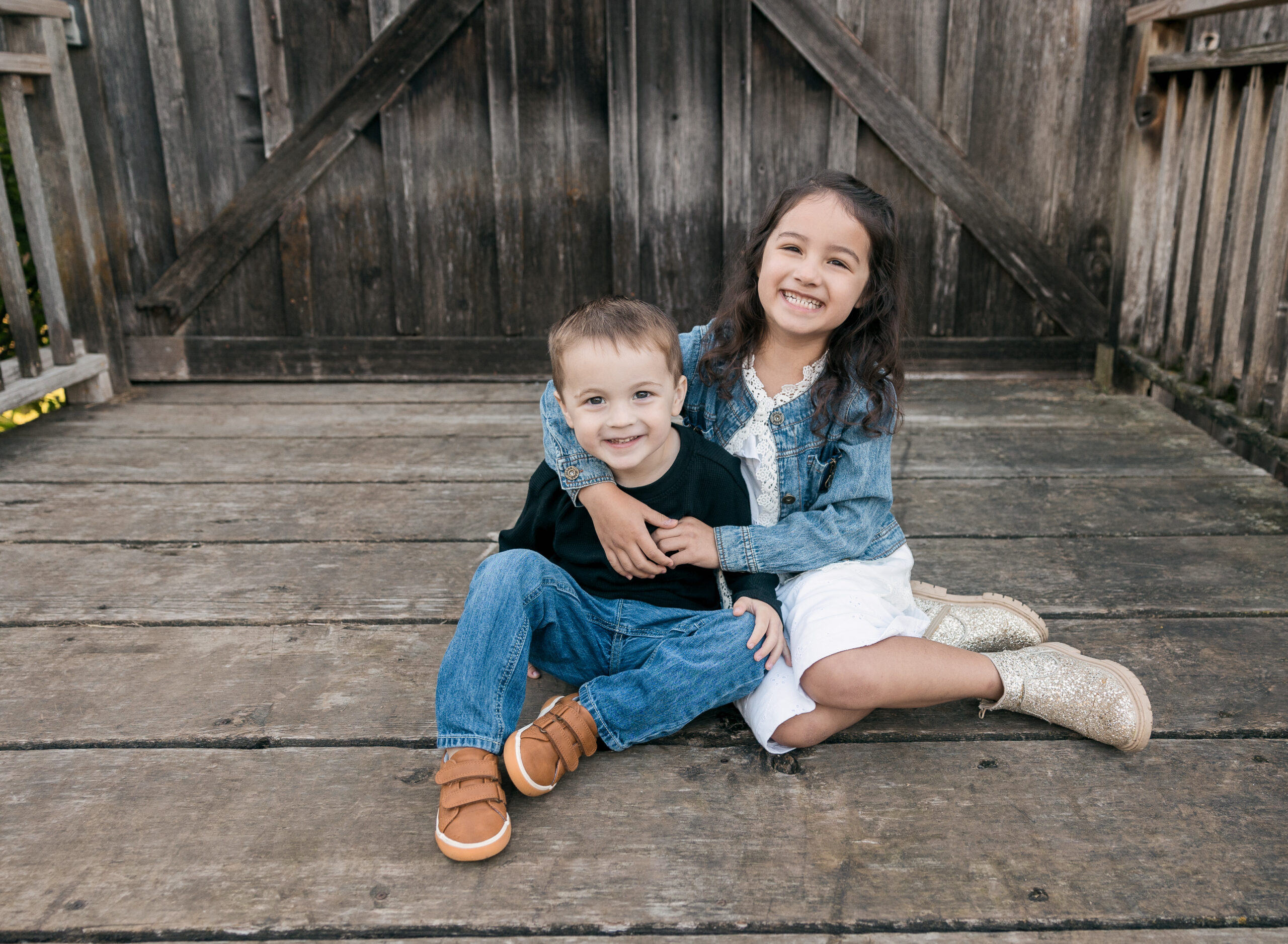 Child photo session at Dodge Nature Center in Maple Grove